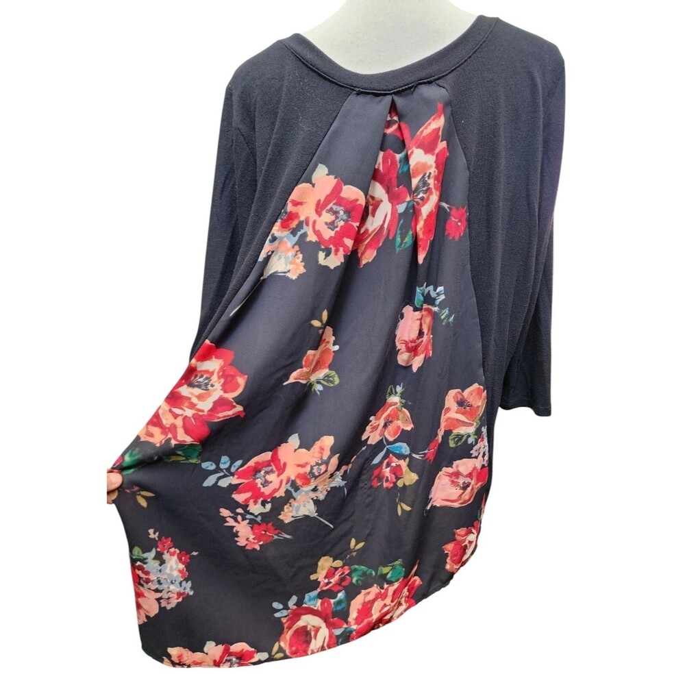 Le Lis Size 1X Business in the Front, Party in the Back Boho Top